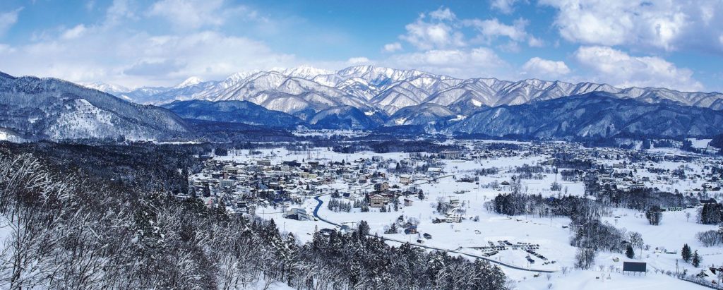 Alternative spring break destinations ski japan hakuba
