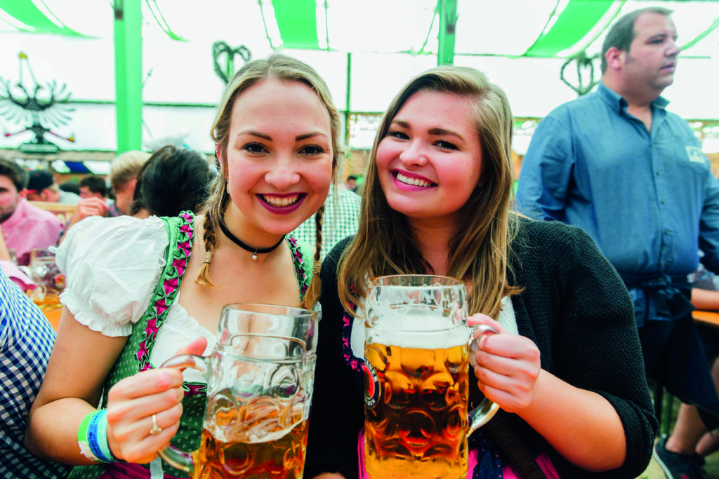 Oktoberfest in Munich girls beer outfits